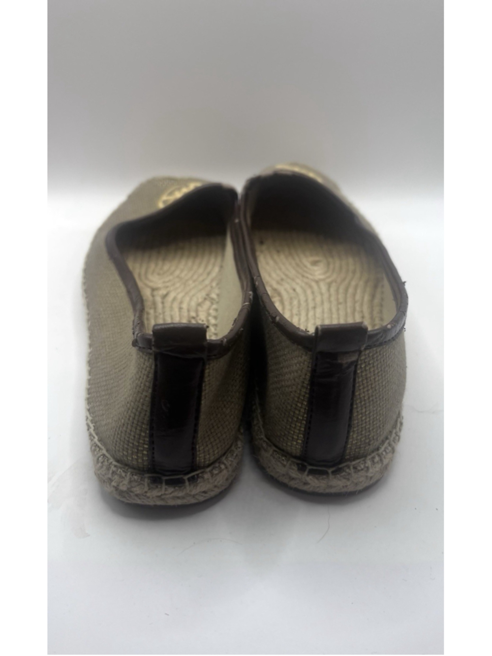 Michael Kors Hastings Espadrille Flats Womens 8 Brown Tan Canvas Gold Logo Shoes - Picture 6 of 9